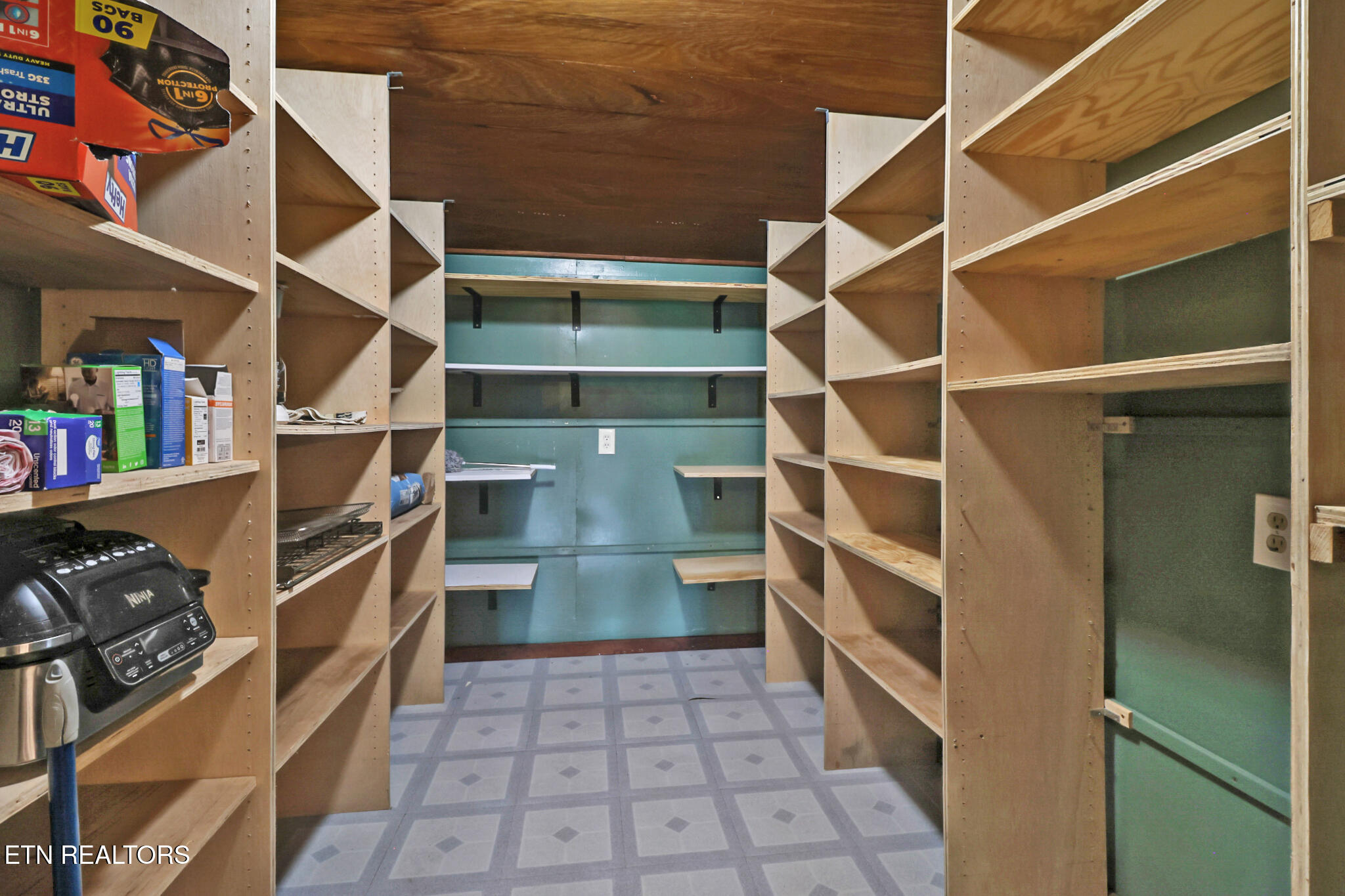 252 Carlie Lane Deer Lodge, TN 37726 - Photo 14 of 50 if1a2938-if1a2942