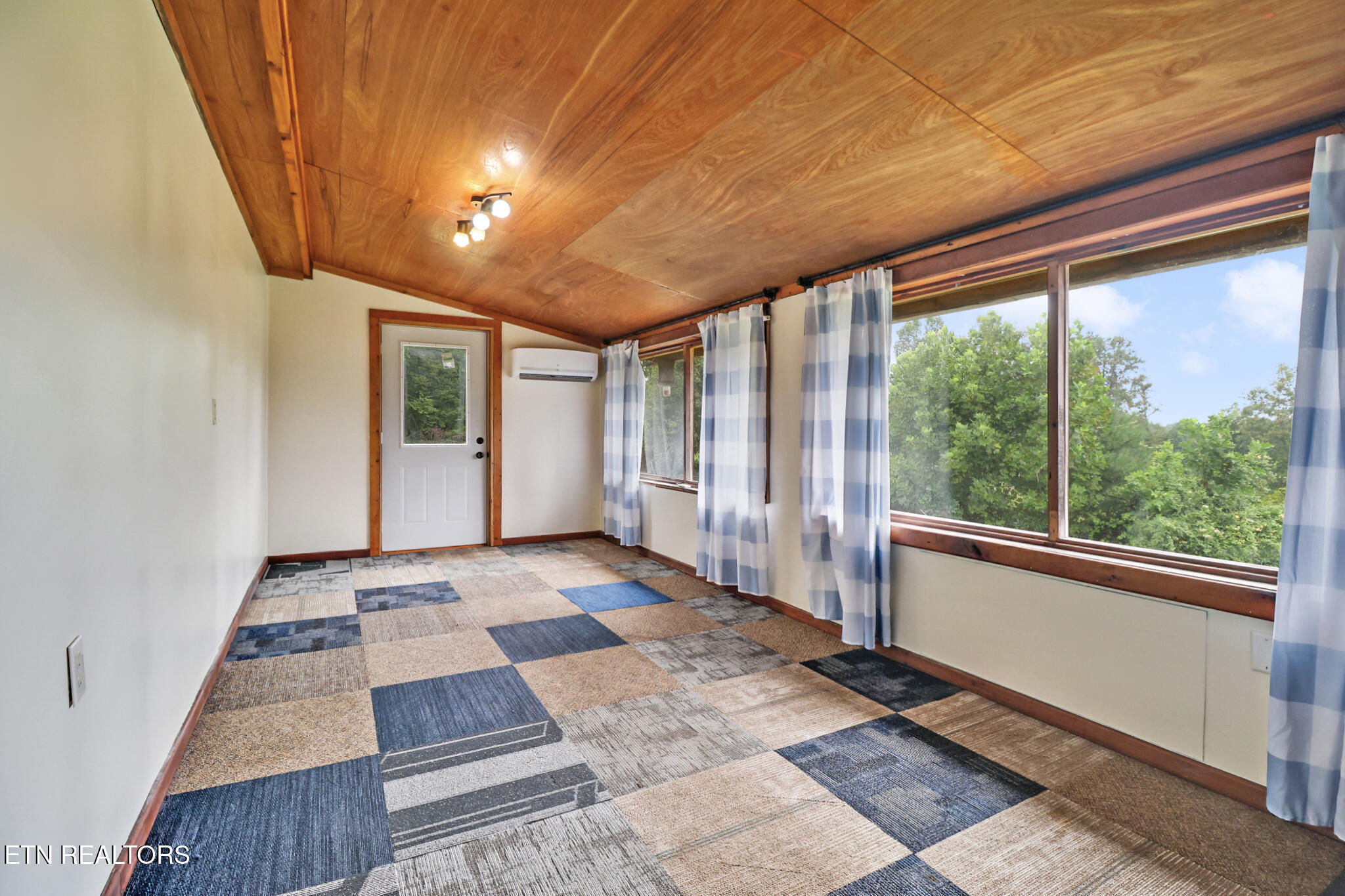 252 Carlie Lane Deer Lodge, TN 37726 - Photo 15 of 50 if1a2943-if1a2947