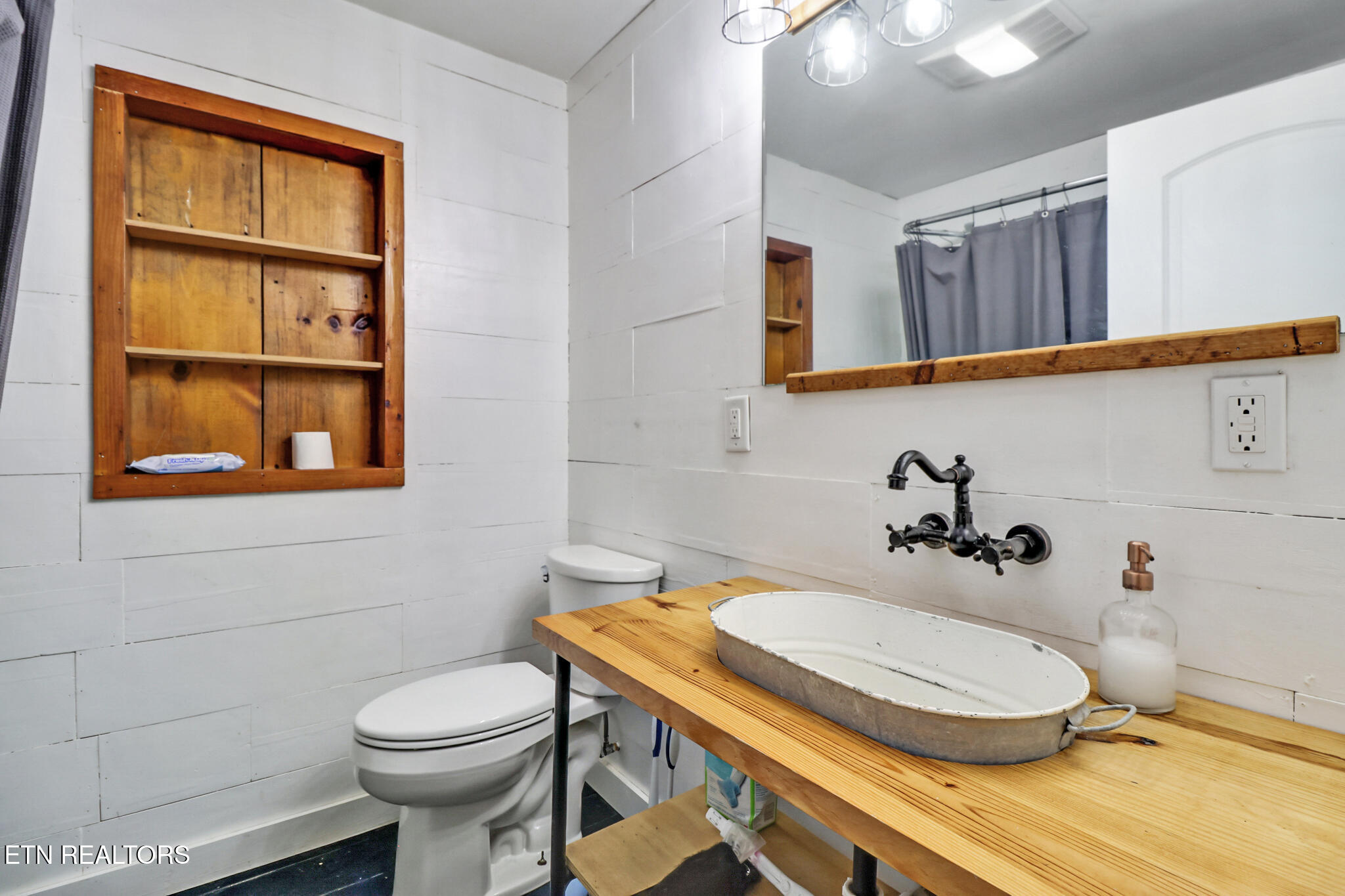 252 Carlie Lane Deer Lodge, TN 37726 - Photo 18 of 50 if1a2958-if1a2962