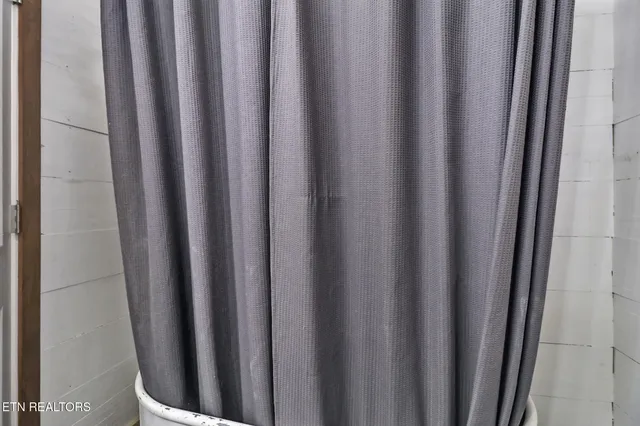 $475,000 | 252 Carlie Lane, Deer Lodge, TN 37726