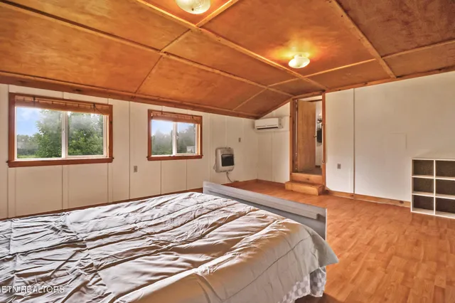 $475,000 | 252 Carlie Lane, Deer Lodge, TN 37726