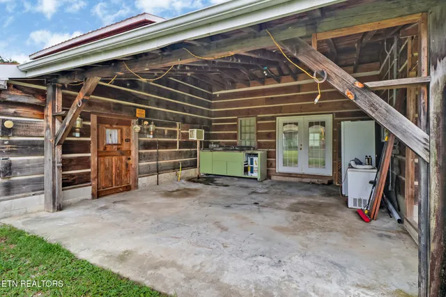 $475,000 | 252 Carlie Lane, Deer Lodge, TN 37726