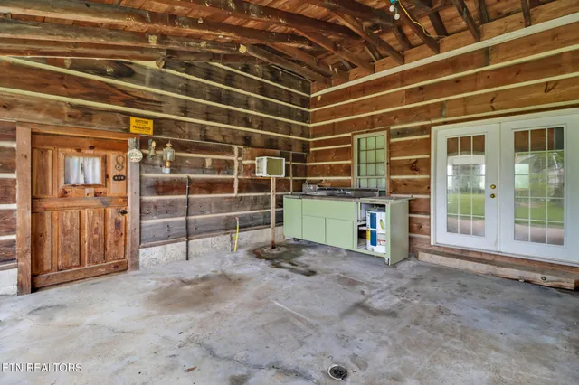 $475,000 | 252 Carlie Lane, Deer Lodge, TN 37726