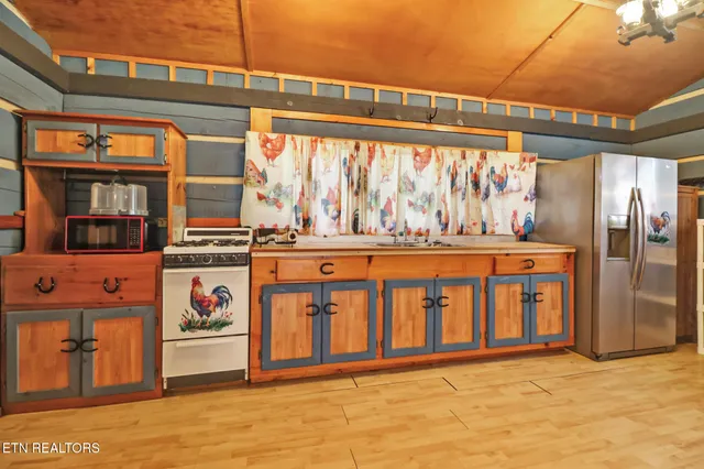 $475,000 | 252 Carlie Lane, Deer Lodge, TN 37726