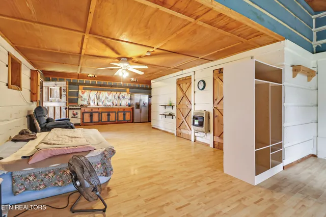 $475,000 | 252 Carlie Lane, Deer Lodge, TN 37726