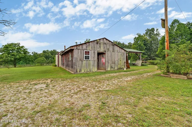 $475,000 | 252 Carlie Lane, Deer Lodge, TN 37726