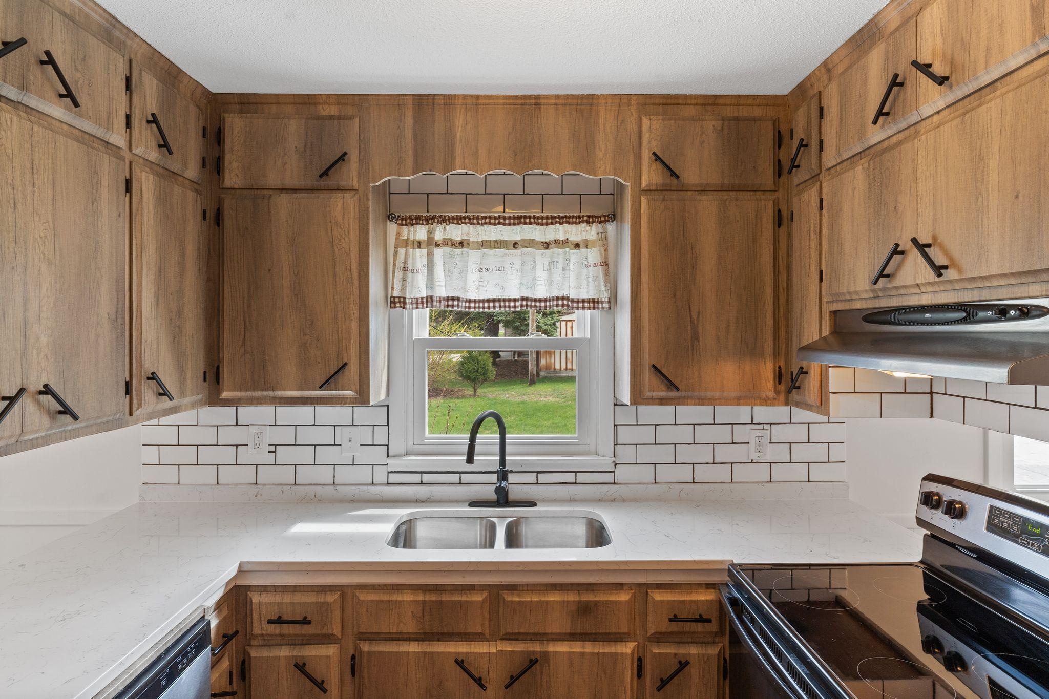 5271 Buchanan Street Northeast Fridley, MN 55421 - Photo 13 of 37