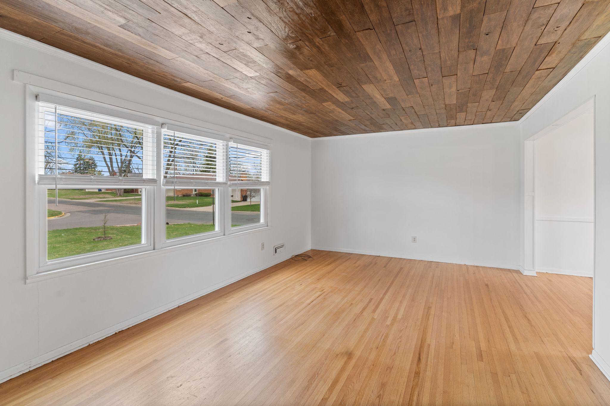 5271 Buchanan Street Northeast Fridley, MN 55421 - Photo 9 of 37
