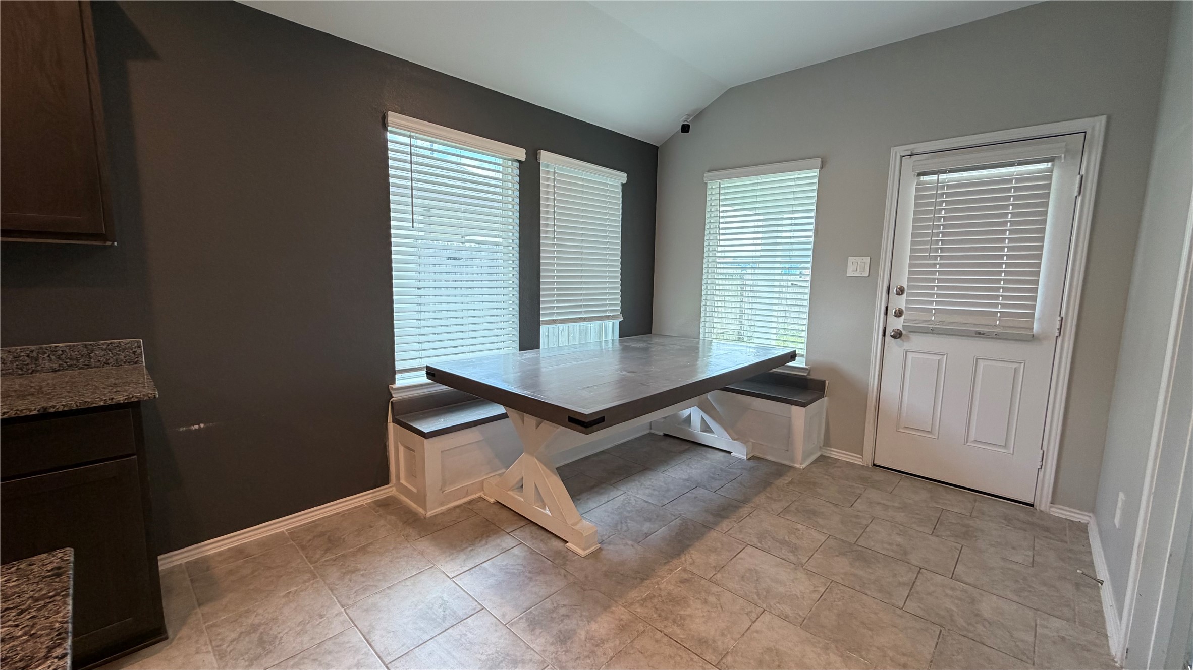 7518 Cynomys Court Rosharon, TX 77583 - Photo 8 of 21 a view of an empty room and window