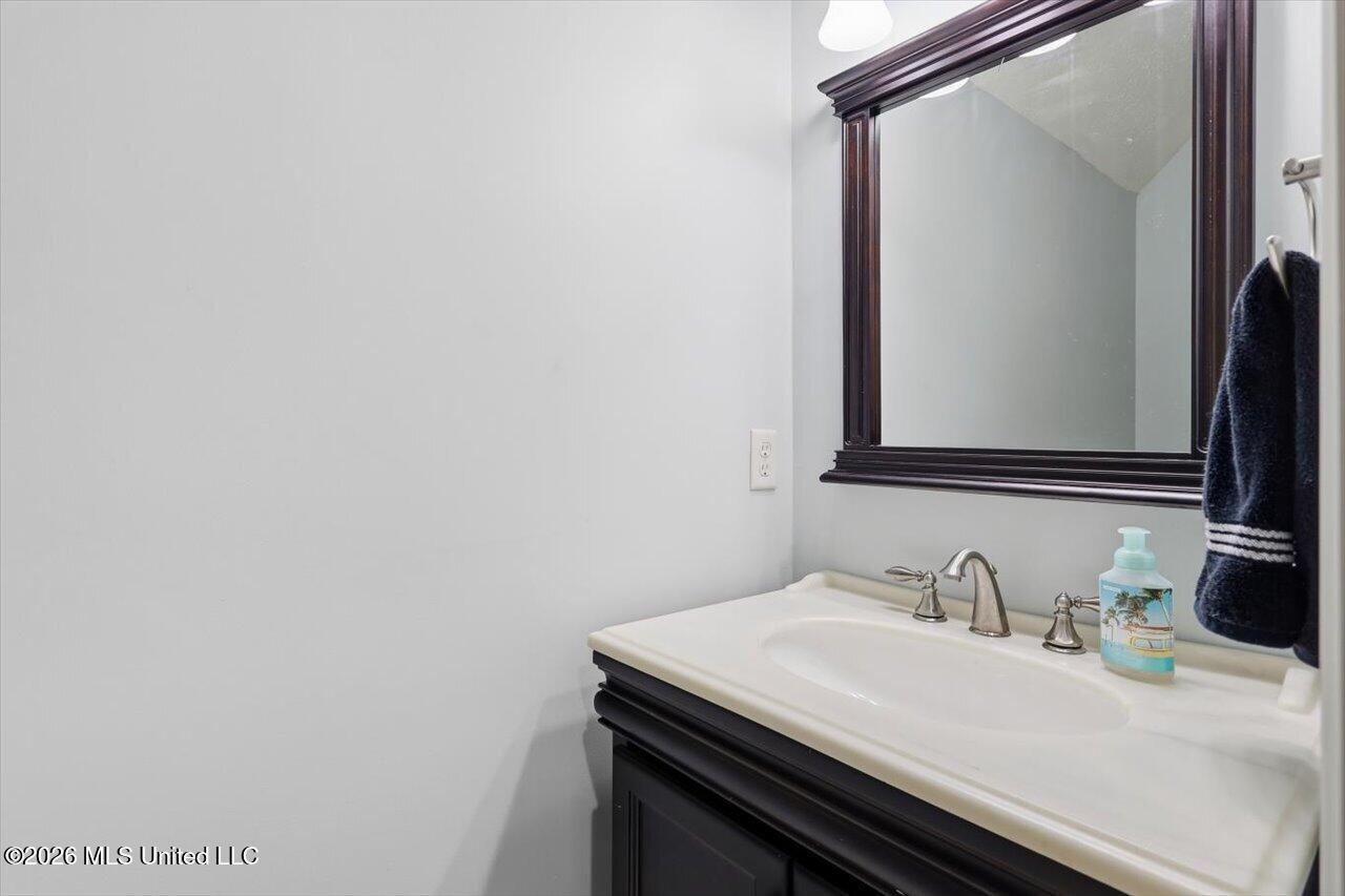 137 Baileys Ridge Circle Clinton, MS 39056 - Photo 28 of 35 30-137 Baileys Ridge Cir _ Home Tours MS