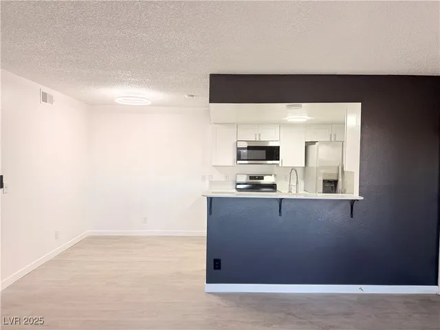 $1,400 | 601 Cabrillo Circle, Unit 211, Henderson, NV 89015