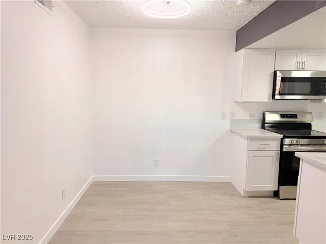 $1,400 | 601 Cabrillo Circle, Unit 211, Henderson, NV 89015