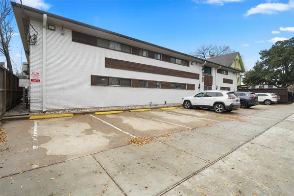 $1,250 | 311 Hawthorne Street, Unit 16, Houston, TX 77006