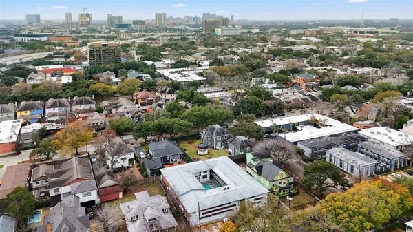 $1,250 | 311 Hawthorne Street, Unit 16, Houston, TX 77006