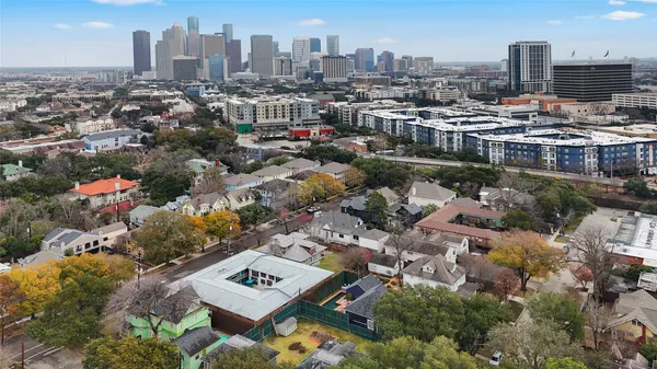 $1,250 | 311 Hawthorne Street, Unit 16, Houston, TX 77006