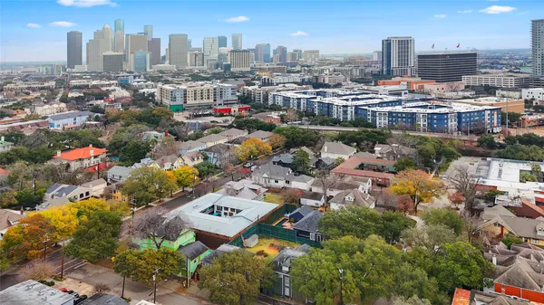 $1,250 | 311 Hawthorne Street, Unit 16, Houston, TX 77006