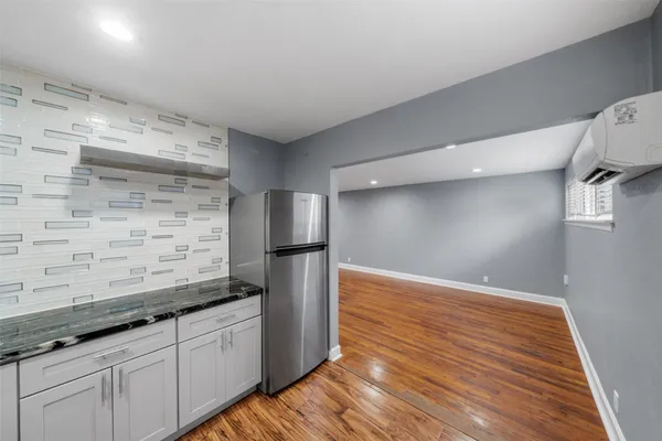 $1,250 | 311 Hawthorne Street, Unit 16, Houston, TX 77006