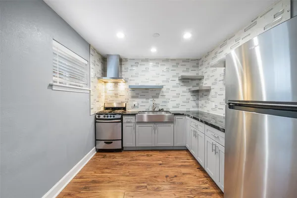 $1,250 | 311 Hawthorne Street, Unit 16, Houston, TX 77006