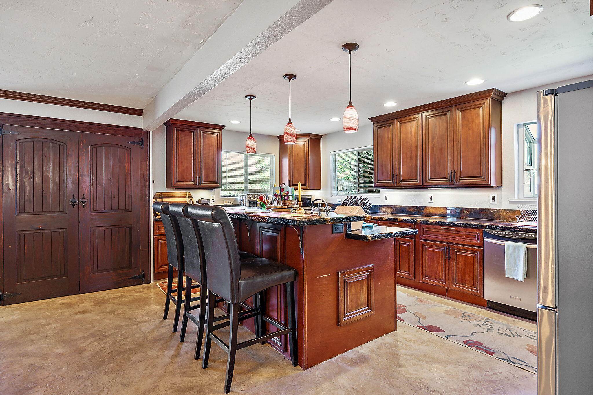 100 Princess Way Central Point, OR 97502 - Photo 18 of 68 Breakfast Bar