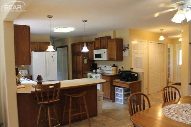 7451 Potter Road Flushing, MI 48433 - Photo 6 of 25 20428957-5.JPG