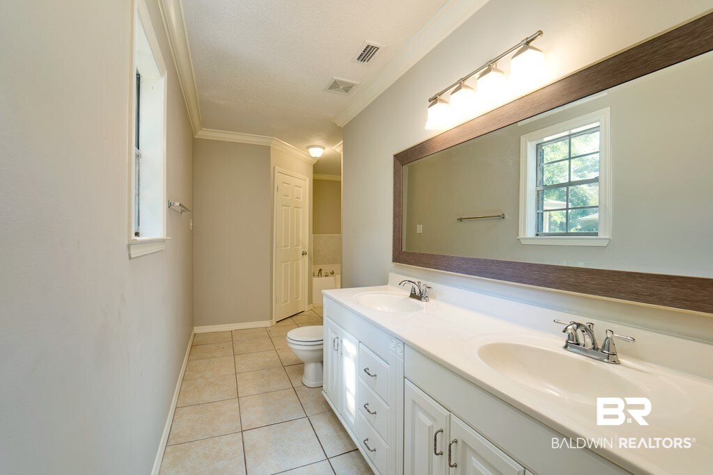 3260 Graham Road North Mobile, AL 36618 - Photo 14 of 21
