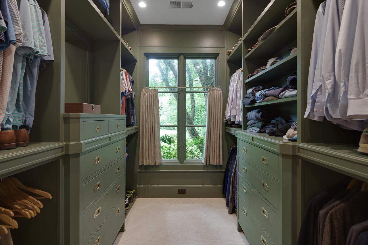 4315 Tuckahoe Road Memphis, TN 38117 - Photo 17 of 25 a view of walk in closet with clothes and shoes