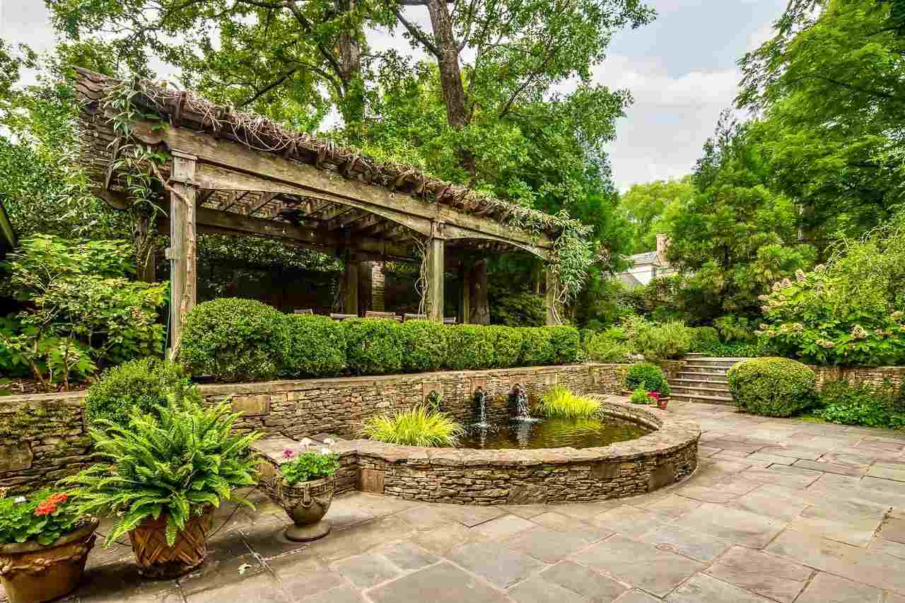 4315 Tuckahoe Road Memphis, TN 38117 - Photo 25 of 25 a view of fountain in the backyard of house