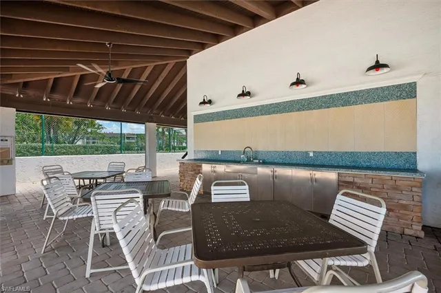 $1,025,000 | 4545 Gulf Of Mexico Drive, Unit 511, Longboat Key, FL 34228