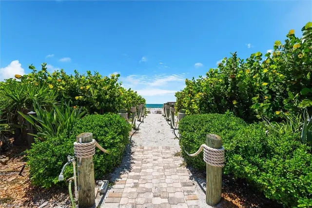 $1,025,000 | 4545 Gulf Of Mexico Drive, Unit 511, Longboat Key, FL 34228