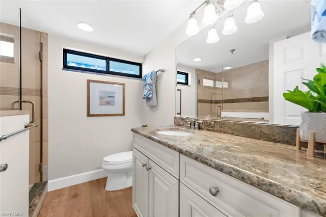 $1,025,000 | 4545 Gulf Of Mexico Drive, Unit 511, Longboat Key, FL 34228