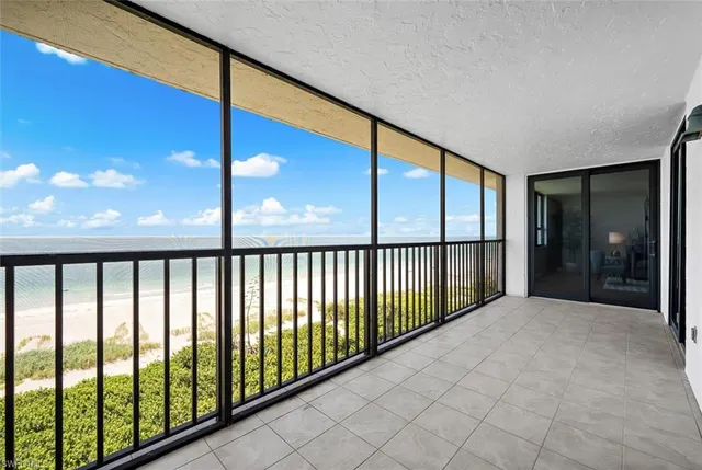 $1,025,000 | 4545 Gulf Of Mexico Drive, Unit 511, Longboat Key, FL 34228
