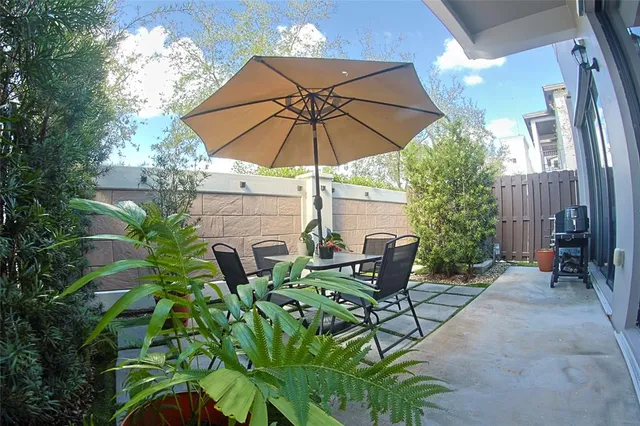 $830,000 | 5860 Northwest 104th Path, Doral, FL 33178