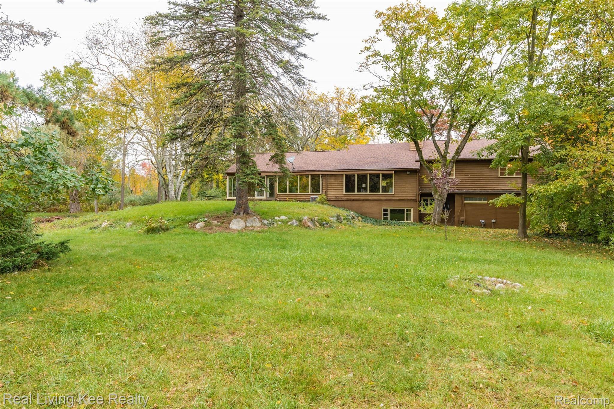 6298 Sheldon Road Rochester, MI 48306 - Photo 48 of 50 6298 Sheldon Rd-40.jpg