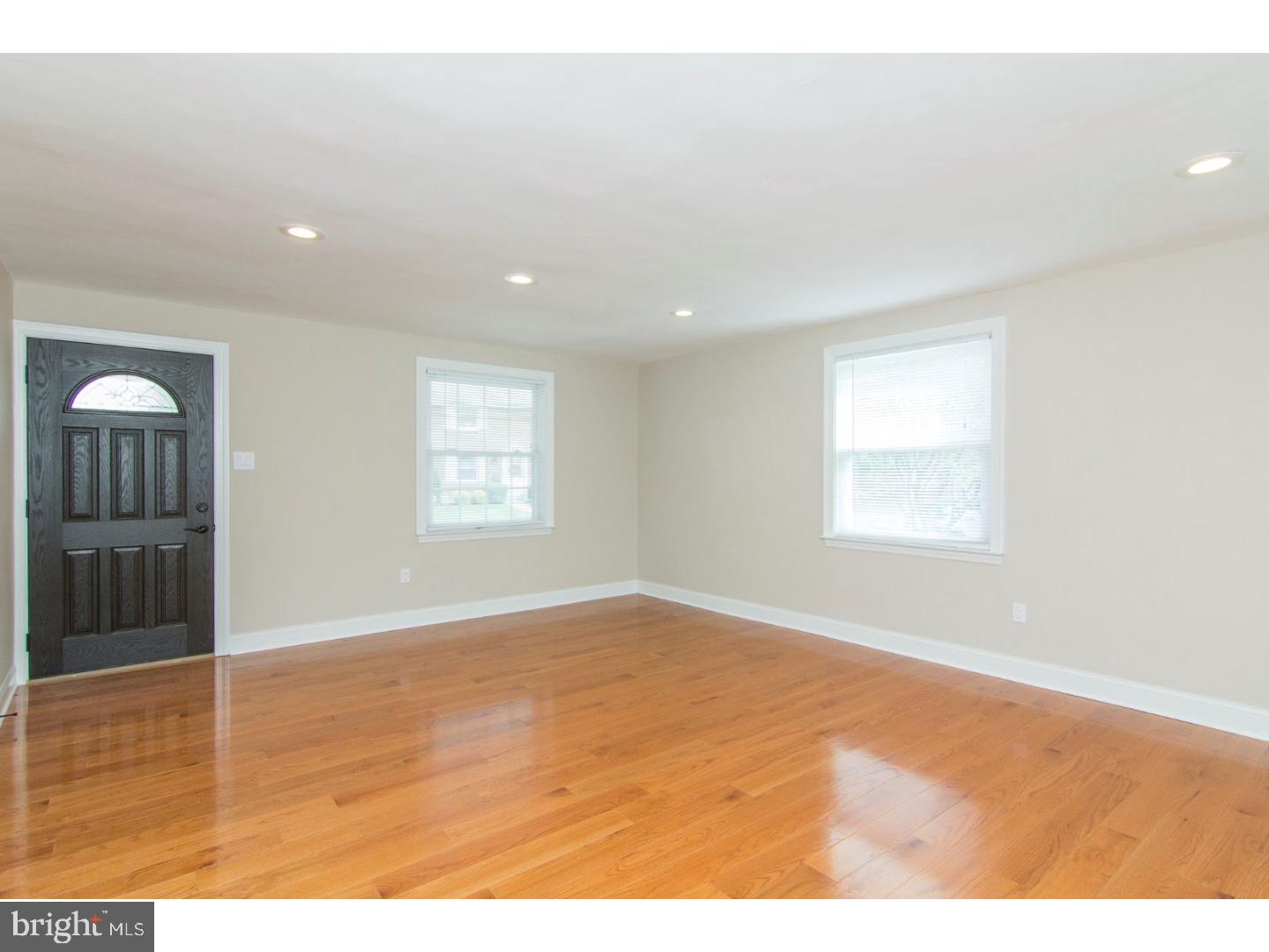 336 Avon Road Springfield, PA 19064 - Photo 4 of 25