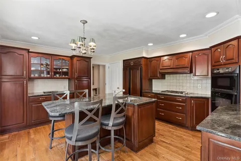$1,575,000 | 142 Rockaway Avenue, Garden City, NY 11530