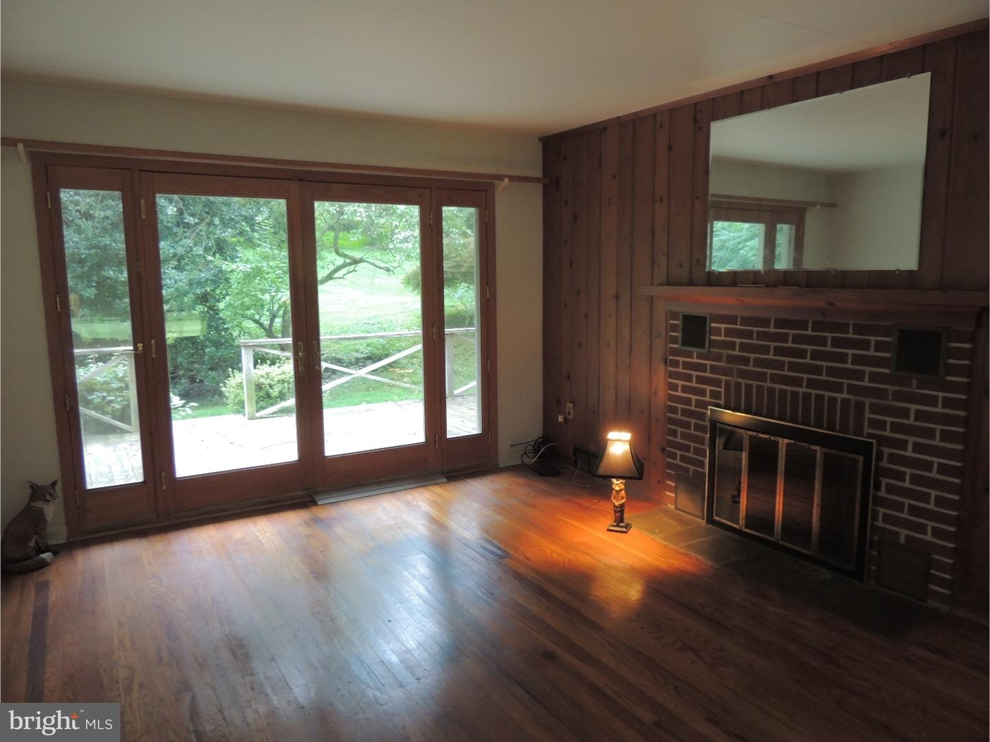 976 New Galena Road Doylestown, PA 18901 - Photo 5 of 18 Living Room
