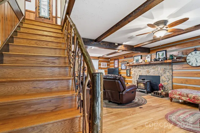 $1,199,900 | 4662 Rainbow Springs Road, Franklin, NC 28734