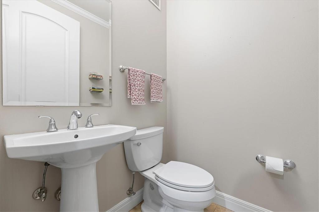 10511 Mission Road, Unit 203A Leawood, KS 66206 - Photo 13 of 25