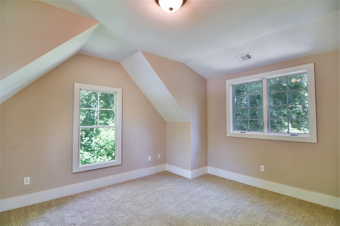 102 Cliffside Trail Pickens, SC 29671 - Photo 23 of 43 2nd large bedroom on the upper level with full ba