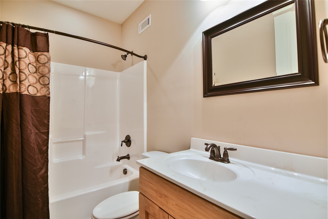 102 Cliffside Trail Pickens, SC 29671 - Photo 27 of 43 Lower level full bathroom