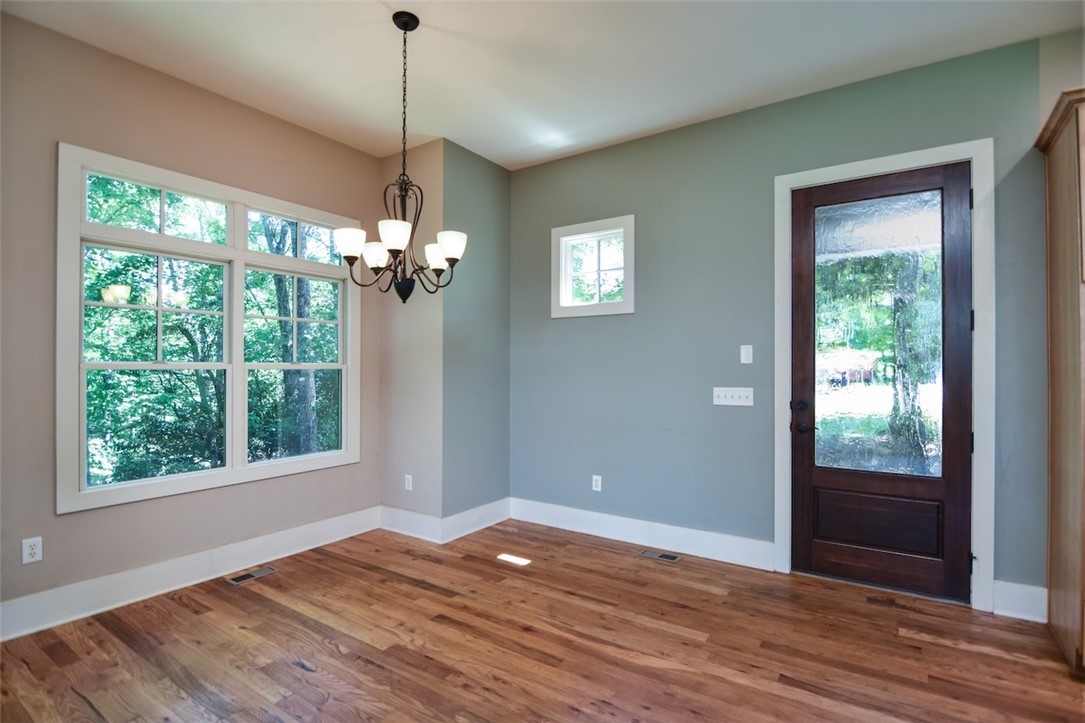 102 Cliffside Trail Pickens, SC 29671 - Photo 8 of 43 Gallery Image 8