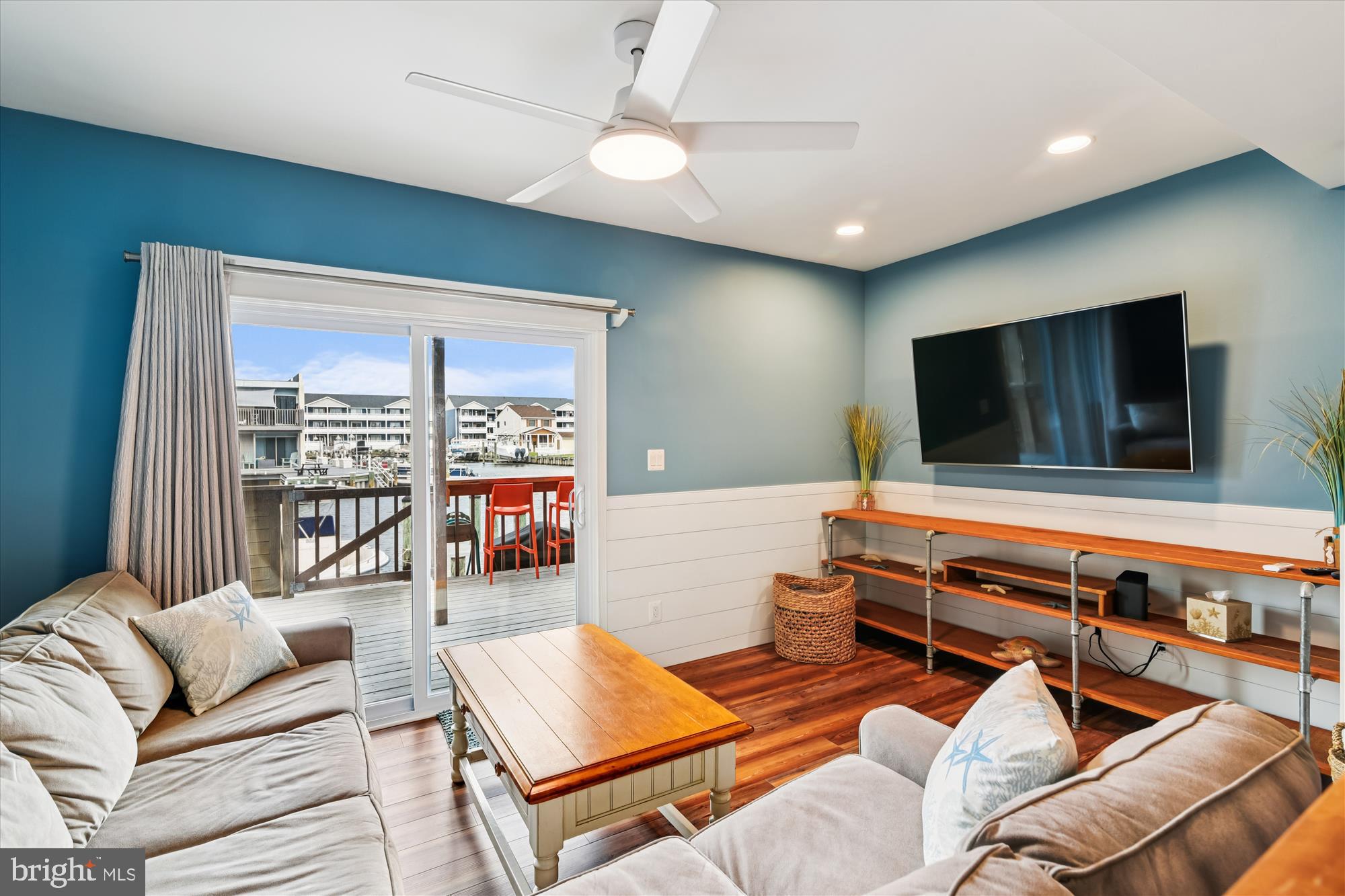160 Captains Quarters Road Ocean City, MD 21842 - Photo 13 of 71 Living Room