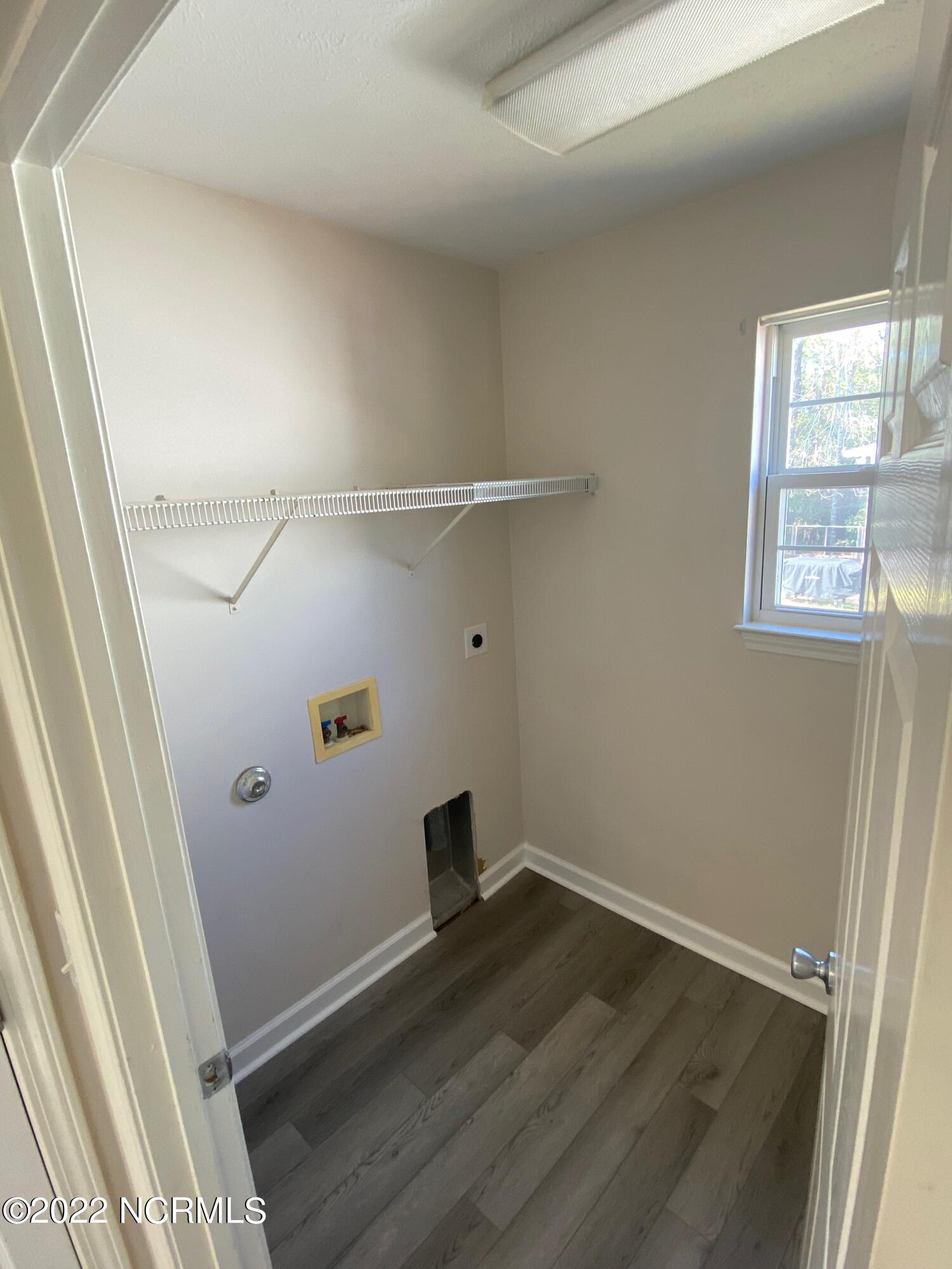 91 South High Point Road Boiling Spring Lakes, NC 28461 - Photo 9 of 21 Laundry Room