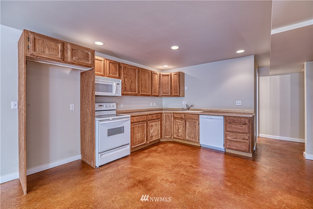 15909 Northeast Virginia Loop Road Poulsbo, WA 98370 - Photo 30 of 40 Gallery Image 30