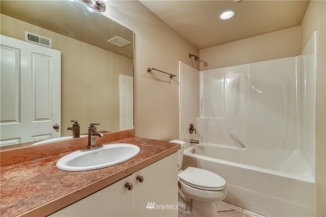 15909 Northeast Virginia Loop Road Poulsbo, WA 98370 - Photo 32 of 40 Gallery Image 32