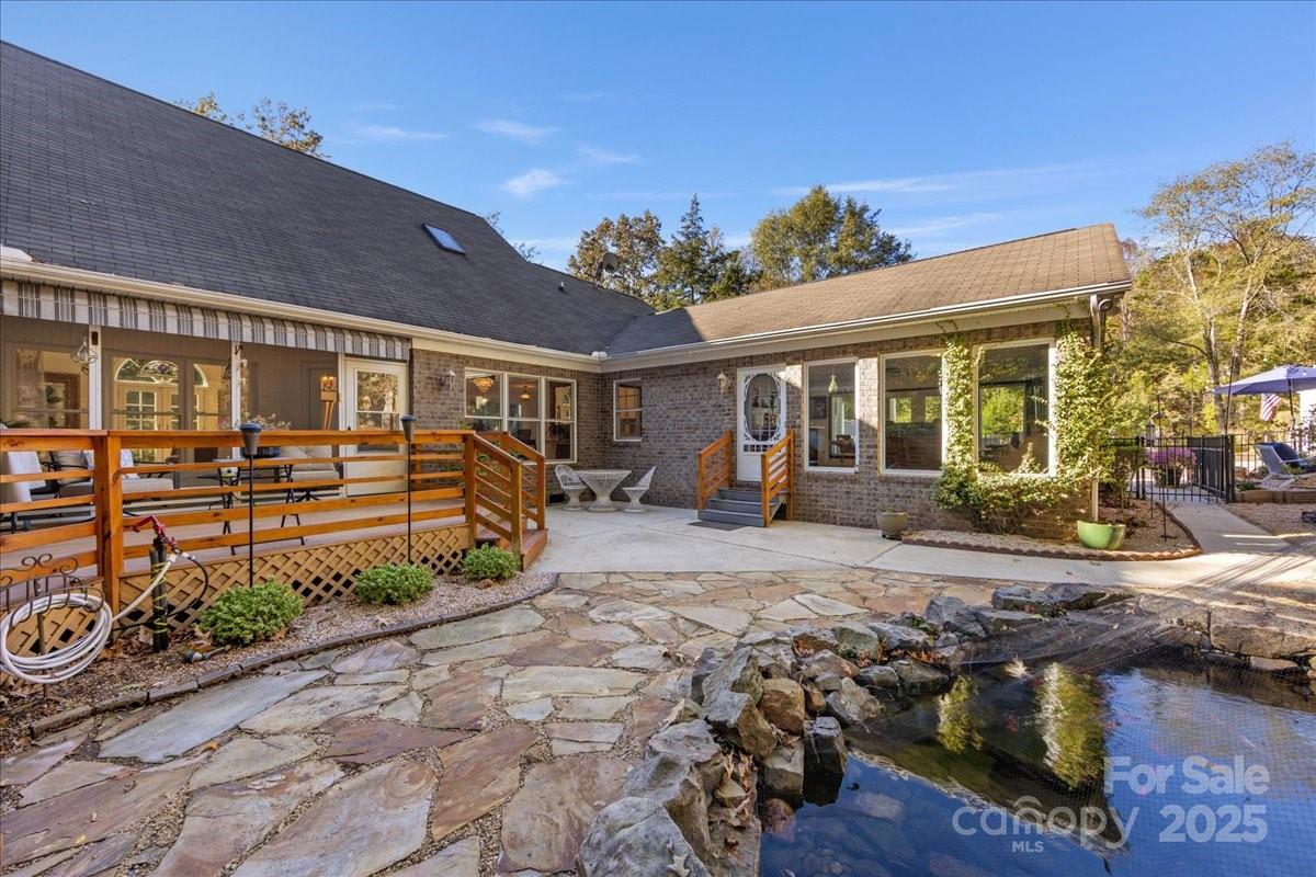 9701 Deer Run Road Waxhaw, NC 28173 - Photo 16 of 47 a view of a house with sitting area