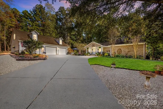 a view of empty yard