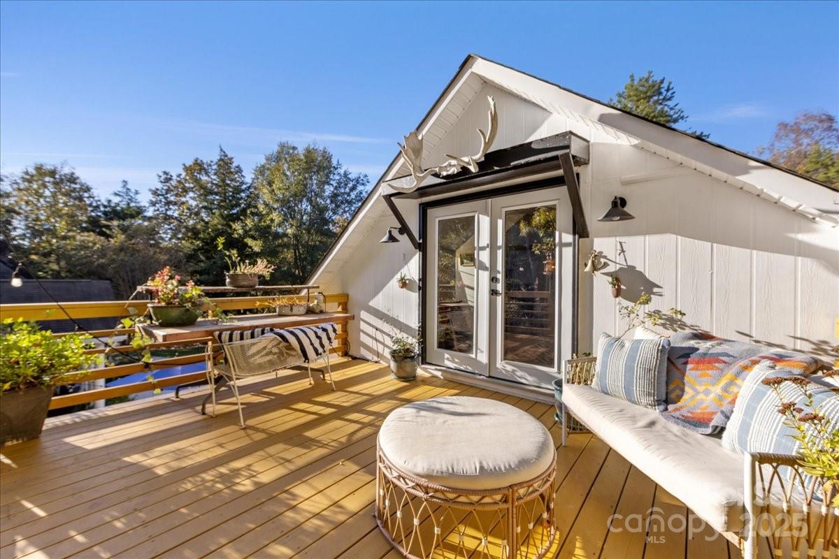 9701 Deer Run Road Waxhaw, NC 28173 - Photo 39 of 47 a view of a house with backyard and sitting area