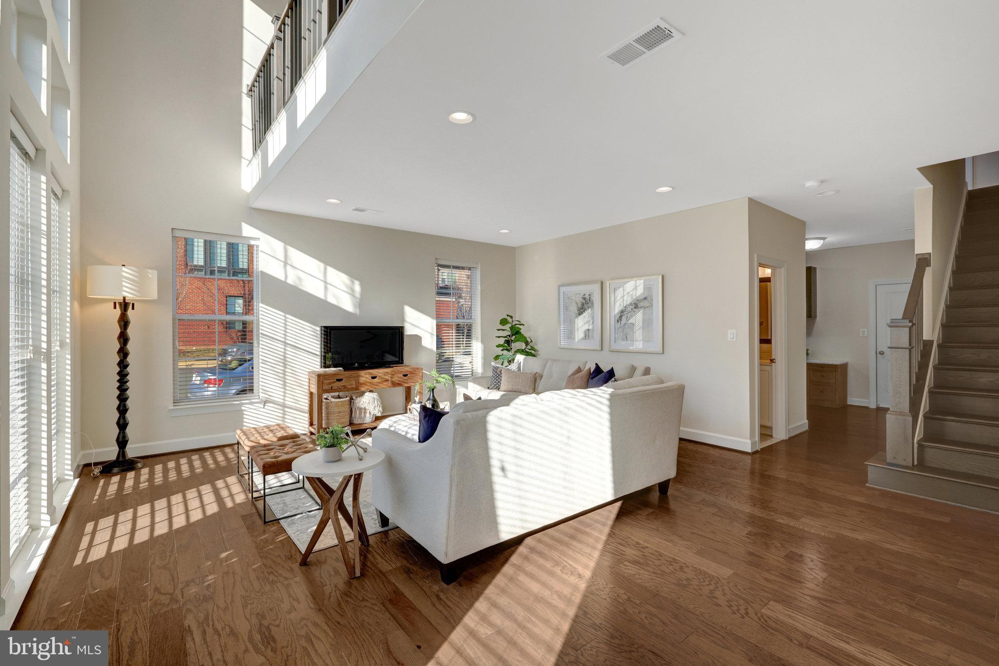 23120 Brooksbank Square Brambleton, VA 20148 - Photo 11 of 63