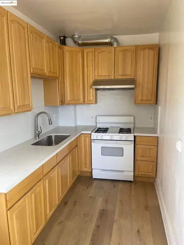 $860,000 | 2212 17th Avenue, Oakland, CA 94606